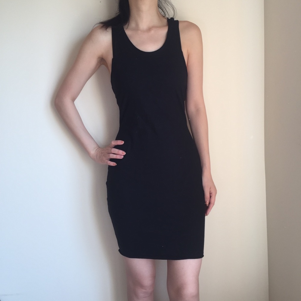 Black dress and mesh on the back GUESS